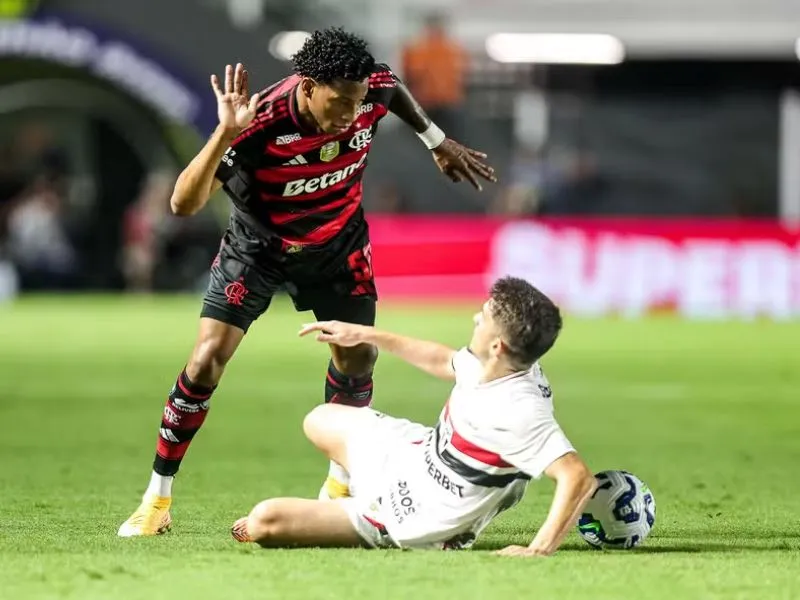  São Paulo empata com Flamengo e frustra tentativa rubro-negra de assumir liderança