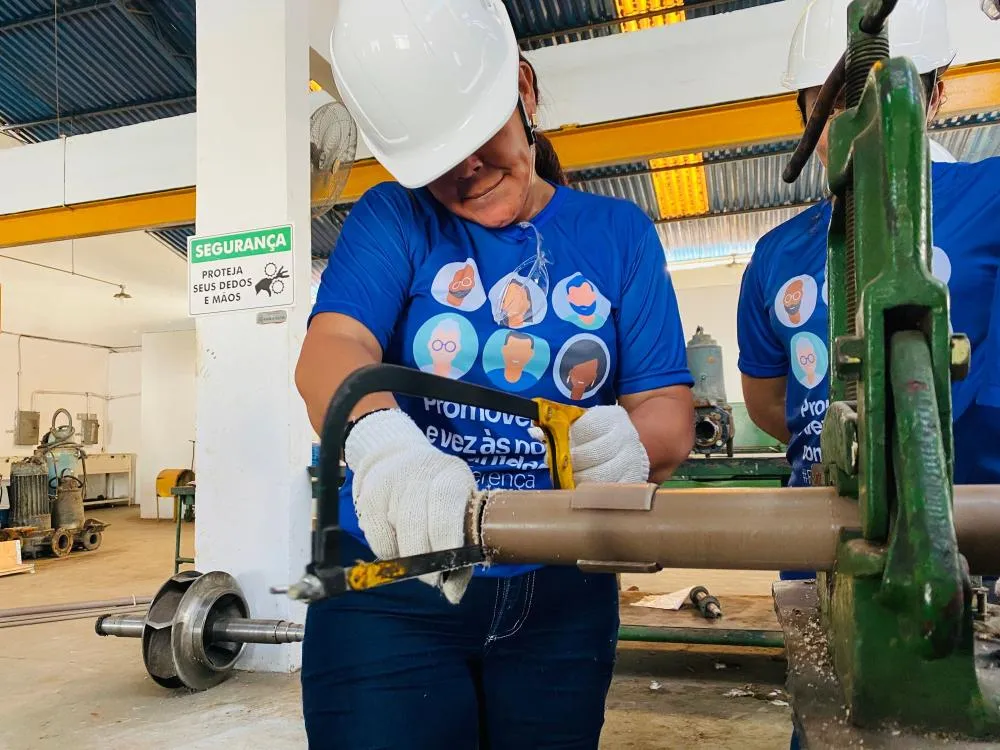 Inscrições abertas para cursos gratuitos de Bombeiro Hidráulico e Assistente Administrativo